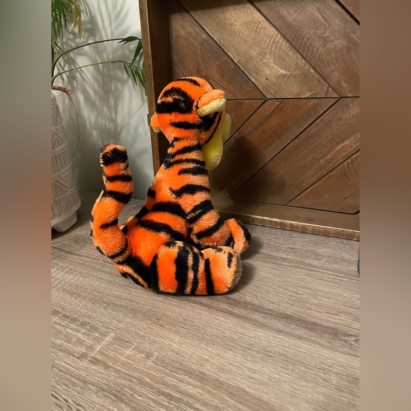 VINTAGE! Disneyland Walt Disney World Tigger Plush Toy 10” - Picture 3 of 5